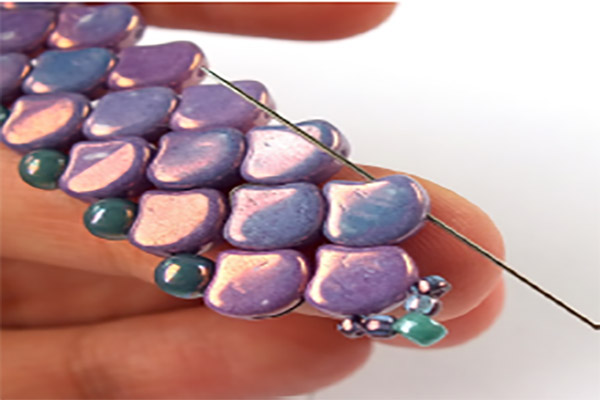 Bracelet DIY imitation serpent perles en verre Ginko et perles rocailles : Etape 13