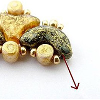 Collier Imani en perles en verre Hélios, Arcos et Minos par Puca® : Etape 8