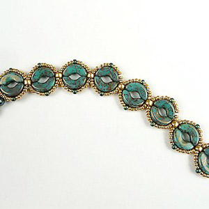 Collier Louna en perles en verre Arcos® Hélios® et Minos® par Puca® : Etape 31