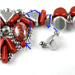 DIY Collier Pacôme en perles en verre Piros par Puca : Etape 36 DIY Collier Pacôme en perles en verre Piros par Puca : Etape 36