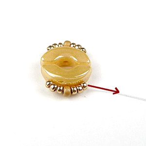 Collier Pepa avec perles en verre par Puca : Etape 3 Collier Pepa avec perles en verre par Puca : Etape 3