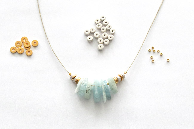 Collier fin aigue-marine et macramé : Etape 2