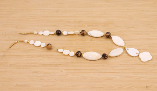 Pendentif bohème en macramé avec pierre de lune naturelle - France