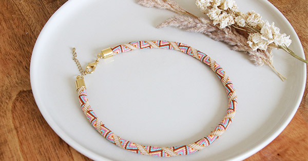 Schéma Collier Terracotta spirale à l'aiguille avec la technique du PeyTwist