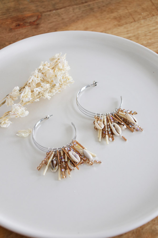 Schéma DIY Créoles ajourées coquillages cauris, Miyuki Delicas et perles PureCrystal