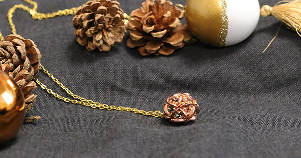 Schéma Pendentif avec perles de rocailles et boule avec des mobyduo Schéma Pendentif avec perles de rocailles et boule avec des mobyduo