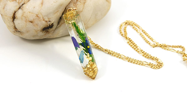 Collier Pendentif Vintage - Fleurs Séchées Sous Résine Couleur Or - Ancien Modèle 420