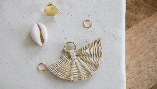 DIY Boucles d'oreilles naturelles rotin et cauri : Etape 1