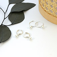 Mini-cr�oles et dormeuses avec perles nacr�es