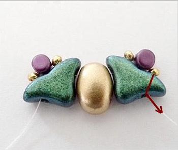 DIY Pendentif Holly avec perles en verre par Puca® : Etape 3