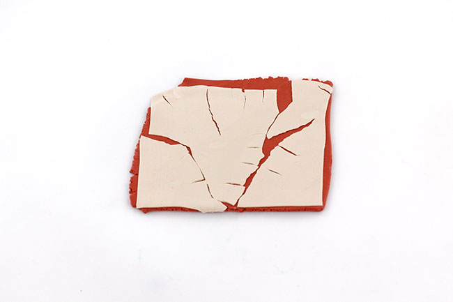 Boucles d'oreilles effet craquelé en pâte polymère : Etape 2