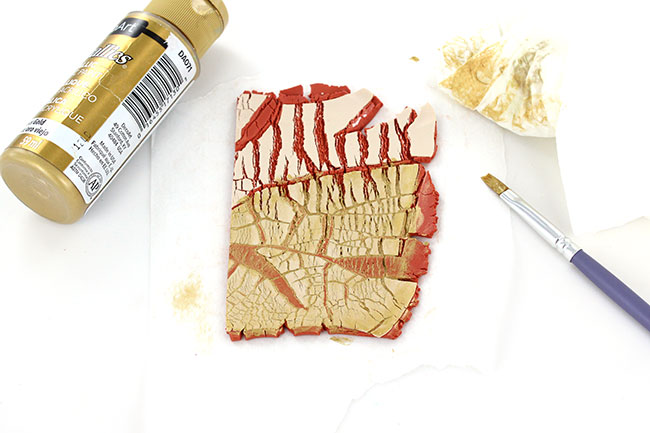 Boucles d'oreilles effet craquelé en pâte polymère : Etape 5