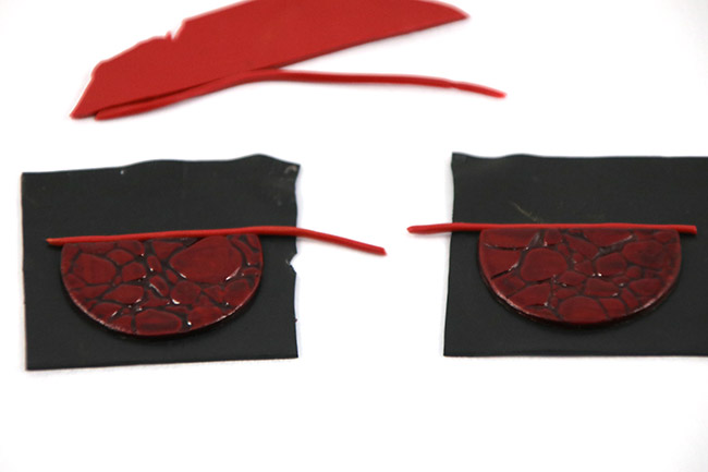 Boucles rouges en pâte polymère imitation croco : Etape 6