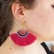 Pendentif éventail avec pompons en coton 80x55 mm Bleu/doré x1