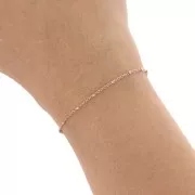 Chaîne maille Forçat alternée avec des perles facettées 1.35 mm doré rose x1m