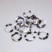 Pendentif anneau en acétate de cellulose 14.5 mm Ecaille de tortue Blanc/Noir x1