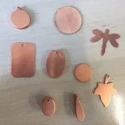 Assortiment ALEATOIRE de supports en cuivre pour poudre de sur-glaçure Efco x100g