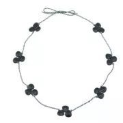 Outil pour faire des noeuds à espacement uniforme et réglable