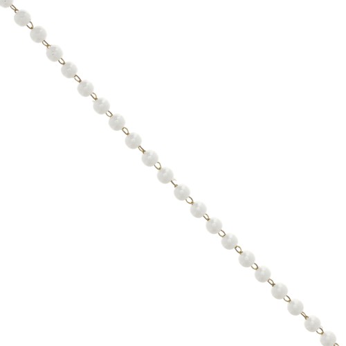 Chaîne perlée de perles rondes nacrées 4 mm White Pearl/laiton brut x 50cm