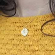 Mini breloque ronde avec pierre imitation Amazonite 7 mm doré