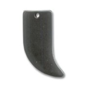 Pendentif dent de requin 26 mm Hematite|raw }}