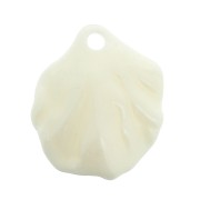 Pendentif coquillage en acétate de cellulose 14x17 mm Blanc ivoire x1|raw }}
