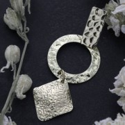 Anneau de montage et tissage martelé en laiton 21 mm 2 trous Doré brillant x1