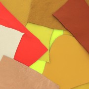 Chutes de cuir de luxe en morceaux de tailles / textures différentes - Jaune x200g|raw }}