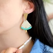 Intercalaire triangle 4 trous en Tagua 25x28 mm - Bleu Turquoise x1