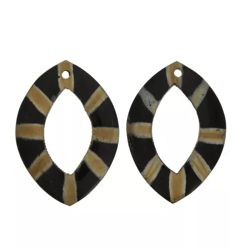 Pendentifs ethniques en corne - forme losange rayé 55x40 mm Noir / Marron x2