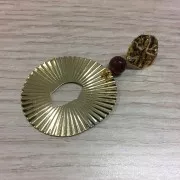 Pendentif irrégulier ajouré effet plissé en laiton 42x38 mm - Doré x1