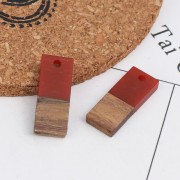 Pendentif rectangle en résine imitation bois 23x9 mm Terracotta / Marron x1