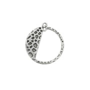 Pendentif rond martelé semi-ajouré 2 anneaux 24.5x22mm -Placage Argent fin vieilli|raw }}