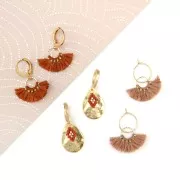 Mini pendentif éventail pompons imitation coton 15x20 mm Bordeaux - Argenté x1