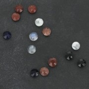 Cabochon rond facetté 6 mm Pierre de lune x1