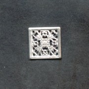 Estampe carrée 1,3x1,3 cm argenté x1