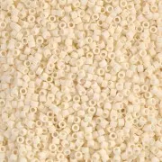 Miyuki Delica 11/0 DB0762 - Opaque Dark Cream Mat paquet de 100g