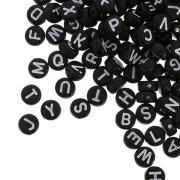 Assortiment de 200 perles plates lettres alphabet 7 mm - Noir - Blanc