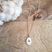 Breloque ovale motif serpent - résine époxy Blanc -17x11 mm - Argent 925 x1