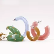 Créoles épaisses fil rond effet marbré en acrylique 52 mm - Sable - Blanc x2