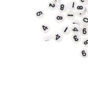 Assortiment de 100 perles plates rondes chiffres 7 mm - Blanc - Noir