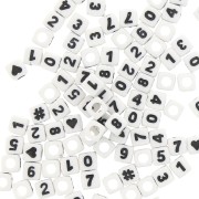 Assortiment de 100 perles chiffres et symboles cubes 7 mm - Blanc - Noir|raw }}