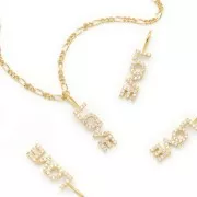 Pendentif Love avec oxydes de zirconium 22x5 mm - Doré - Crystal x1