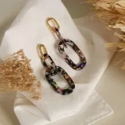 Pendentif maillon XXL en acétate 62x26 mm Ecaille de tortue Blanc - Rose - Bleu x1