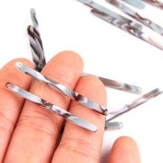 Pendentif barre 40x2.5 mm - Ecaille de tortue - Marron foncé - Gris nacré x1