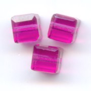 Cube PureCrystal 5601 8 mm Fuchsia x1