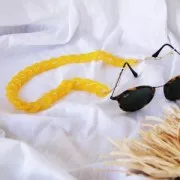 Chaîne plastique brillant maille gourmette 29x21 mm - Rouge x50 cm