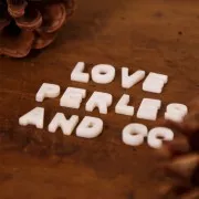 Perle lettre alphabet en nacre 10x8 mm - B - Naturel x1