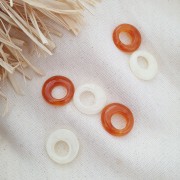 Pendentif rond évidé 21 mm en résine - Marbré Blanc x1