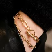 Bracelet maille Figaro alternée limée 7.2mm et fermoir T Plaqué Or 3 microns x18cm